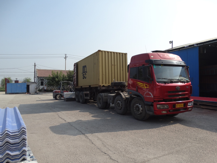 菱鎂瓦裝車(chē)